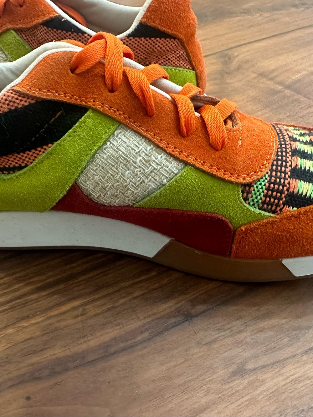 Unique Hand Made Orange & Green Woven Sneakers de Colombia - Picture 3 of 5